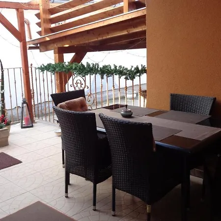 Csillag Apartman *